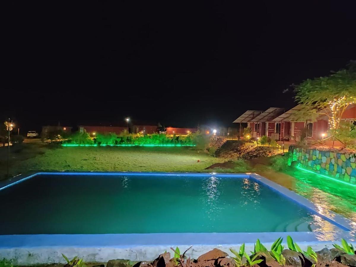Mysticstays Resort Wai Екстериор снимка