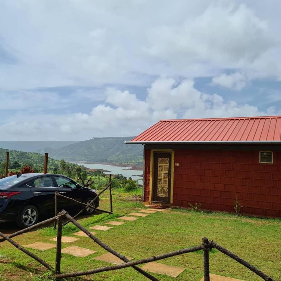 Mysticstays Resort Wai Екстериор снимка