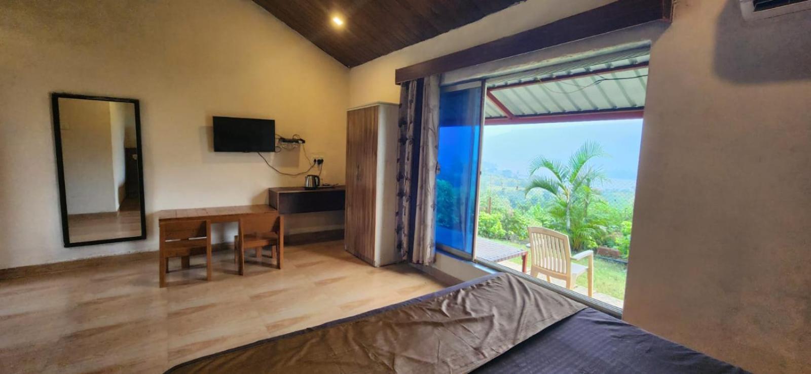 Mysticstays Resort Wai Екстериор снимка