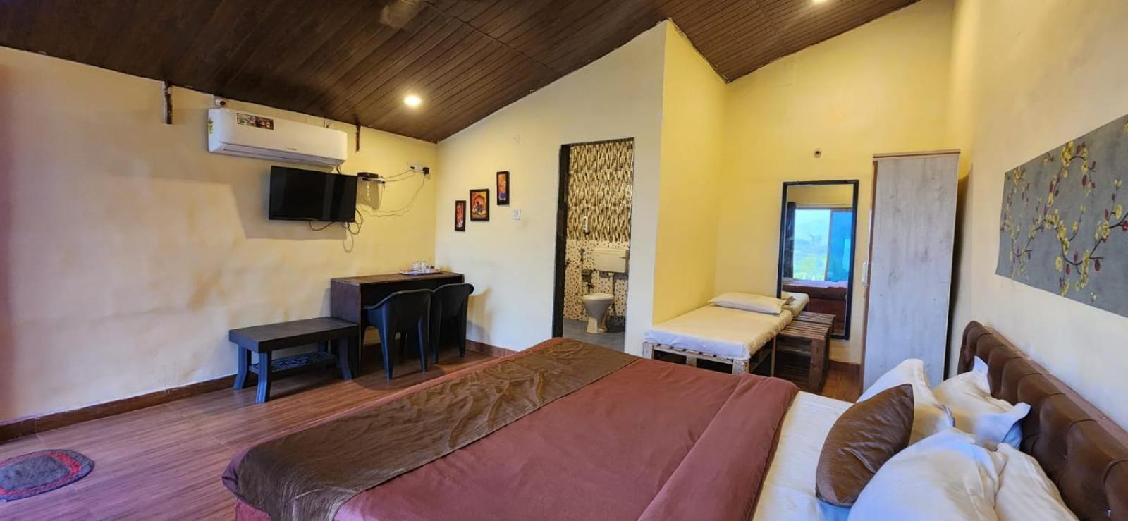 Mysticstays Resort Wai Екстериор снимка