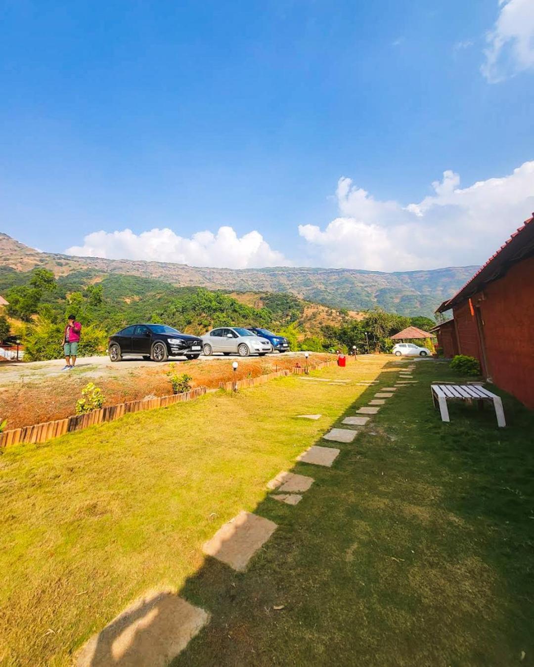 Mysticstays Resort Wai Екстериор снимка