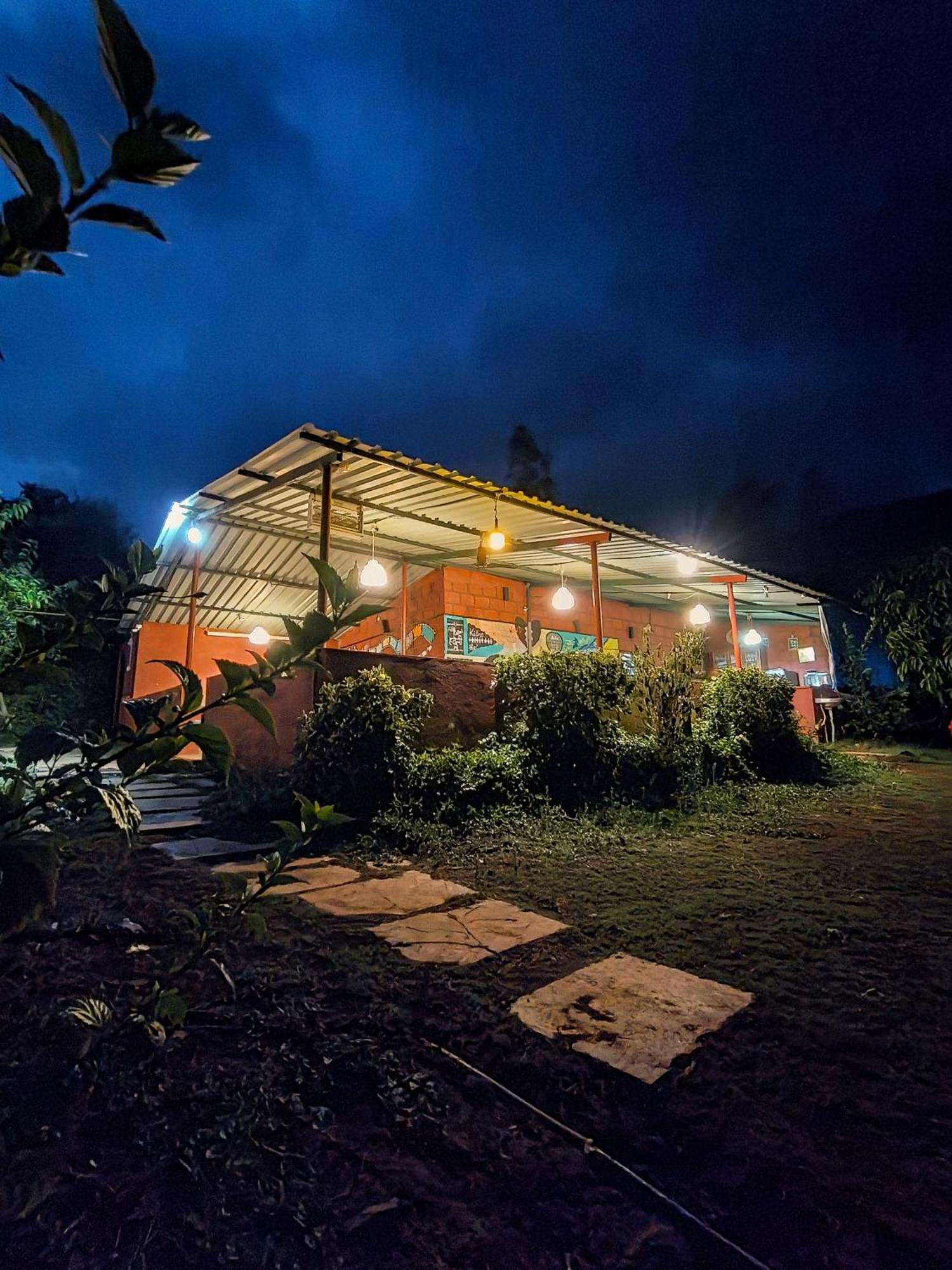 Mysticstays Resort Wai Екстериор снимка