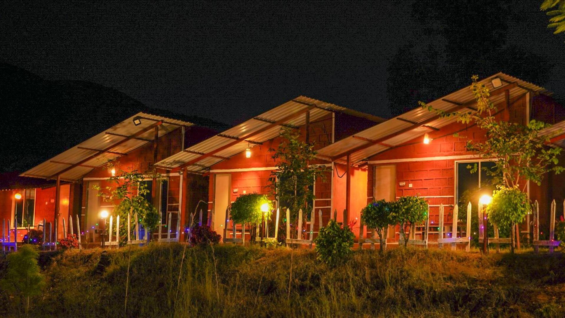 Mysticstays Resort Wai Екстериор снимка