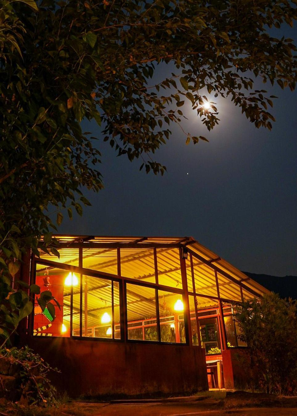 Mysticstays Resort Wai Екстериор снимка